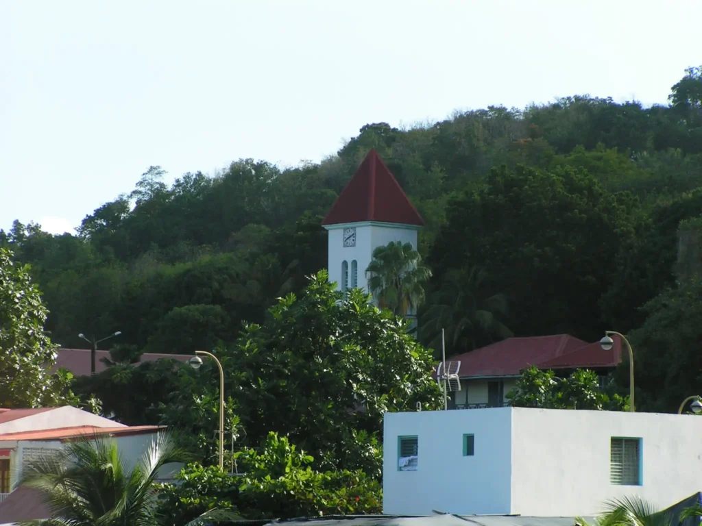 Le clocher de l'église de Deshaies Guadeloupe
