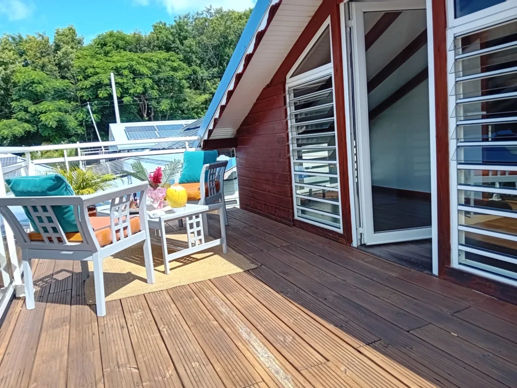 Terrasse à l'étage de GRAN KAZ Les Hauts de Bornave Gites Deshaies Guadeloupe