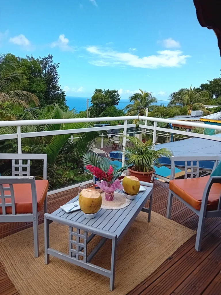 Vue sur la mer depuis la terrasse Kaz AnNou Les Hauts de Bornave Deshaies Guadeloupe
