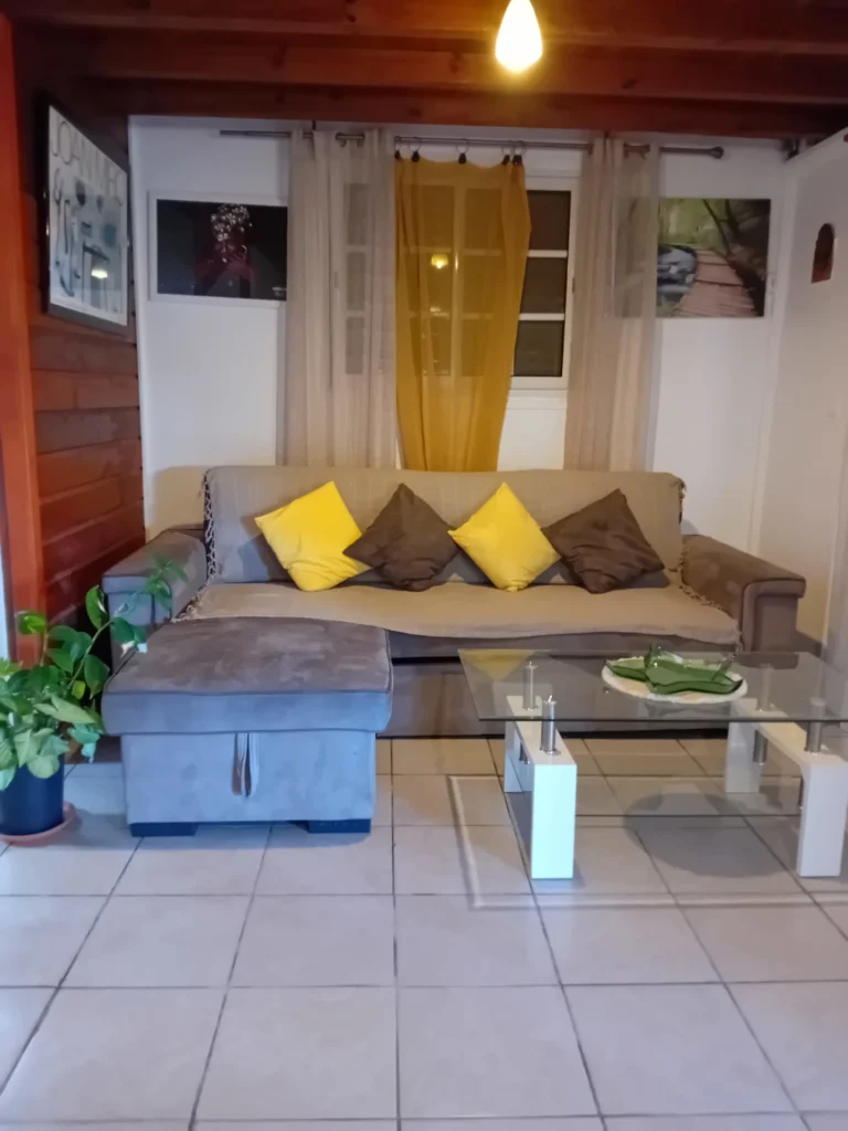 Le salon de Kaz An Nou Les Hauts de Bornave Deshaies Guadeloupe