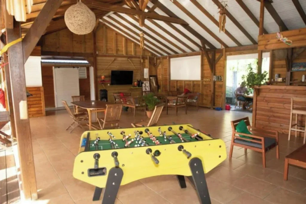 La Salle de jeu Les Hauts de Bornave Deshaies Guadeloupe (1)