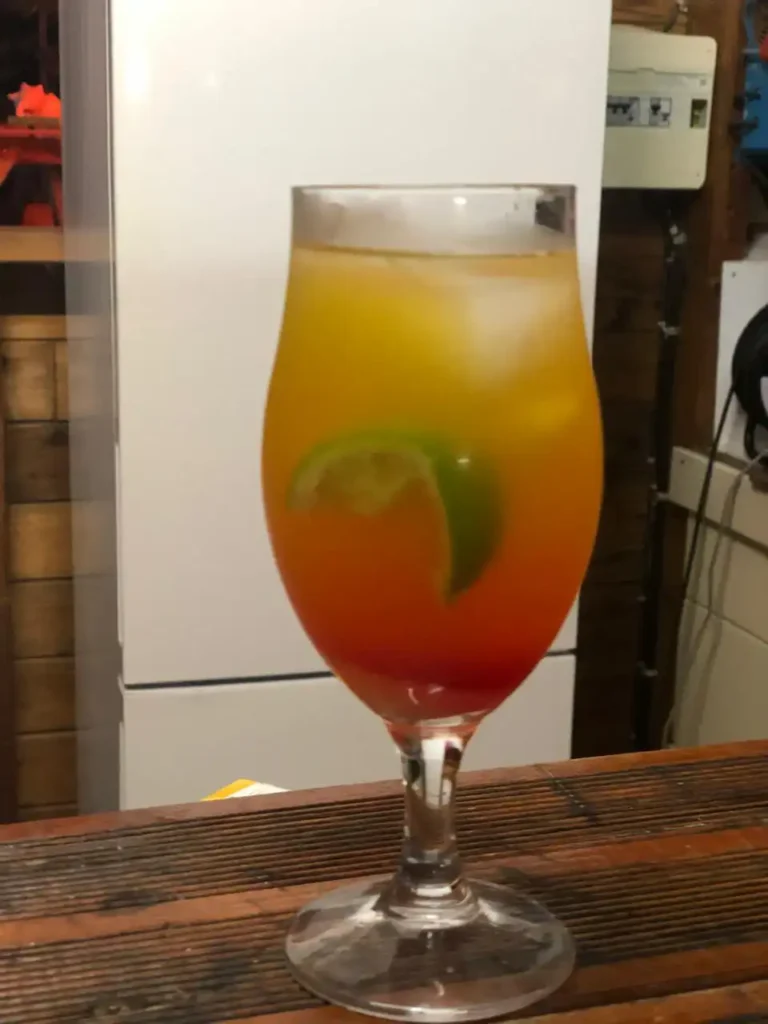 Cocktail Rhum et Fruits de Guadeloupe Hauts de Bornave Deshaies