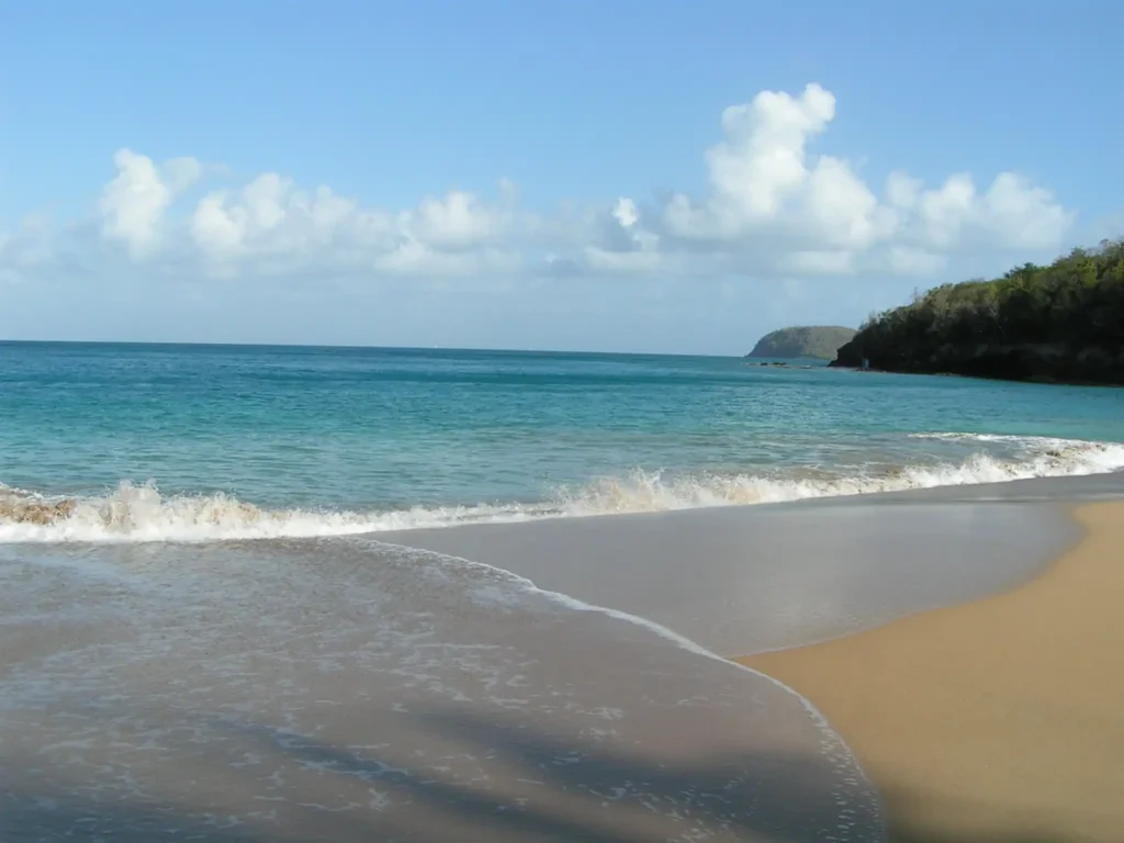 L'horizon depuis la Plage de la Perle à Deshaies en Guadeloupe